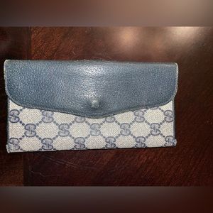 Vintage Gucci Navy wallet